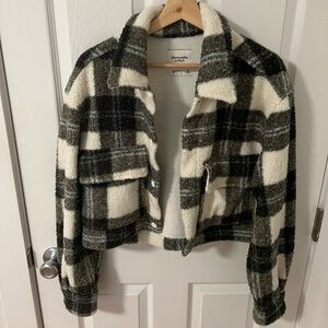 Abercrombie Plaid Fleece/Teddy Cropped Jacket - S